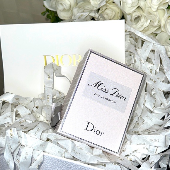 New Christian Dior EAU DE PARFUM - Picture 2 of 5